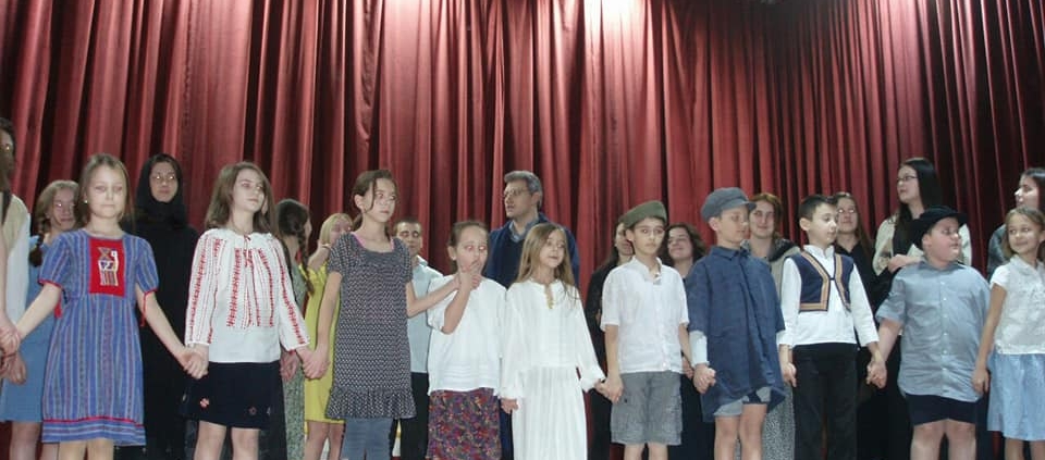 СЈЕЋАТИ СЕ ЈАСЕНОВЦА ПОРУКА ЈЕ ДРАМСКЕ ГРУПЕ ИЗ ДОБОЈА 1