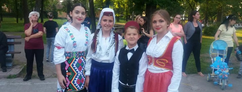 TRADICIJOM ČUVAMO PORODICU 4