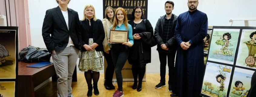 IZLOŽBA KARIKATURA BOJANA JOKANOVIĆA U TESLIĆU 2