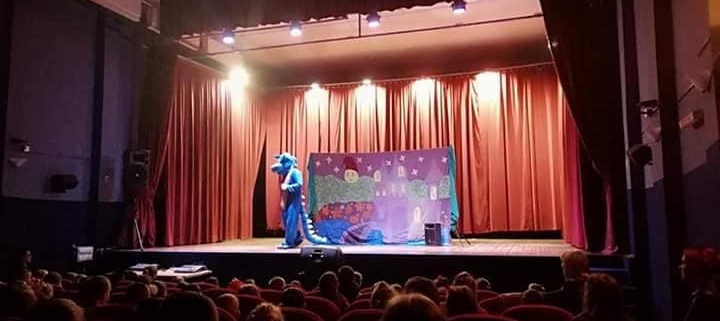 POZORIŠNA PREDSTAVA "ZMAJEVO NOVO ODIJELO" U IZVOĐENJU "POLETARCA" IZ BEOGRADA 5