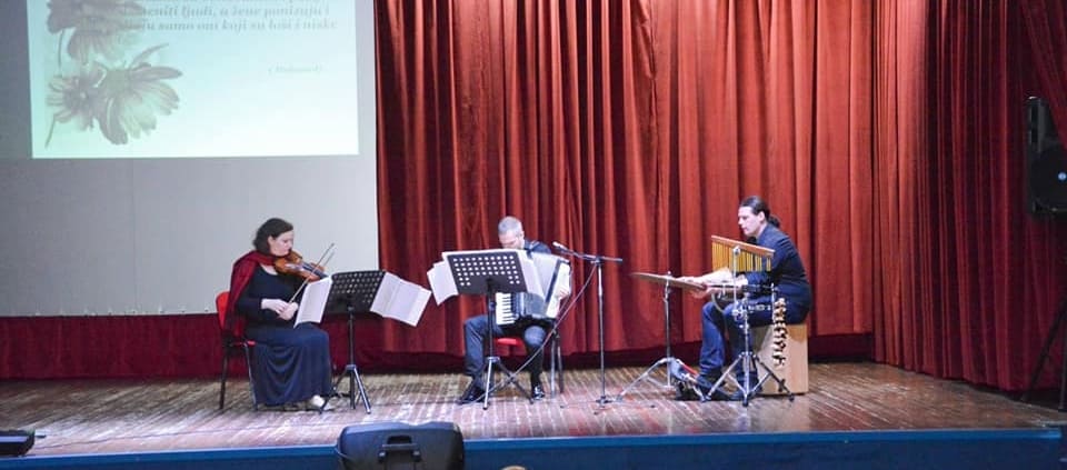 POVODOM 8. MARTA, MEĐUNARODNOG DANA ŽENA U TESLIĆU JE NASTUPAO KAMERNI TRIO „BARABAR“ 1