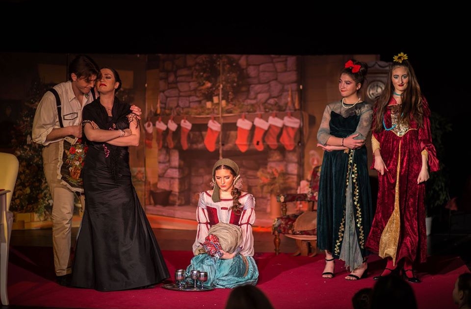 ПРЕДСТАВА „ПЕПЕЉУГА“ У ТЕСЛИЋУ 4