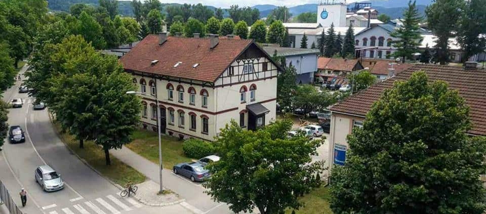 ПРОДАЈНО – РЕВИЈАЛНА ИЗЛОЖБА ЛИКОВНИХ ОСТВАРЕЊА УДРУЖЕЊА СЛИКАРА „РЕКОС” 1