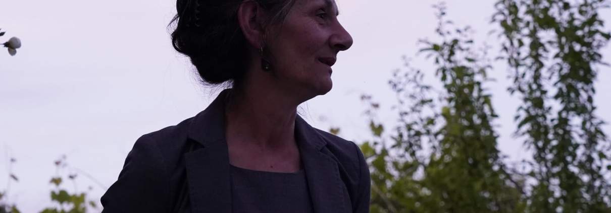 ПРОМОЦИЈА КЊИГЕ ,,ОМИБУС БЛУЗ" КЊИЖЕВНИЦЕ СЛАВИЦЕ МАРКОЧЕВИЋ 1