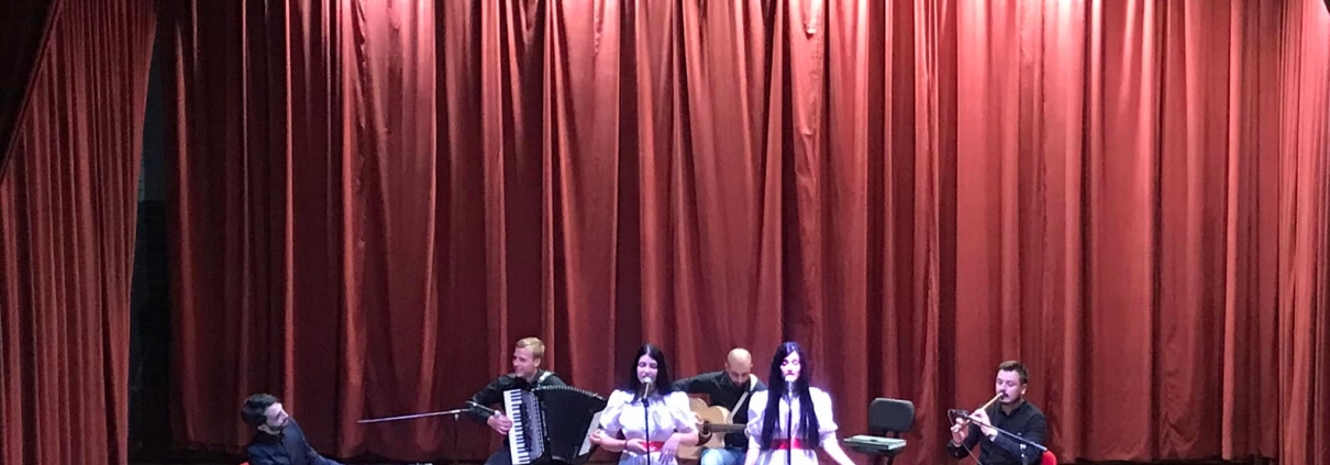 ОДРЖАН КОНЦЕРТ МАЈЕ И МИЛИЦЕ СТАНИШИЋ У ТЕСЛИЋУ 1