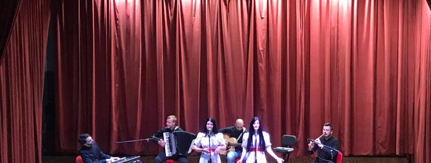 ODRŽAN KONCERT MILICE I MAJE STANIŠIĆ U TESLIĆU 8