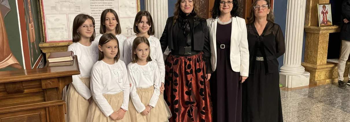 HUMANITARNI KONCERT ZA POMOĆ SRBIMA NA KOSOVU 1