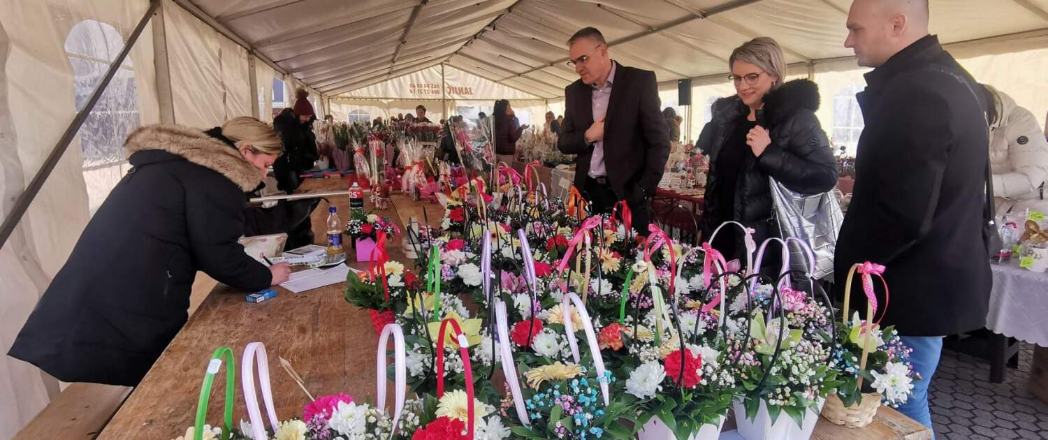 ОТВОРЕН 11. САЈАМ РУКОТВОРИНА ПОВОДОМ 8. МАРТА 4