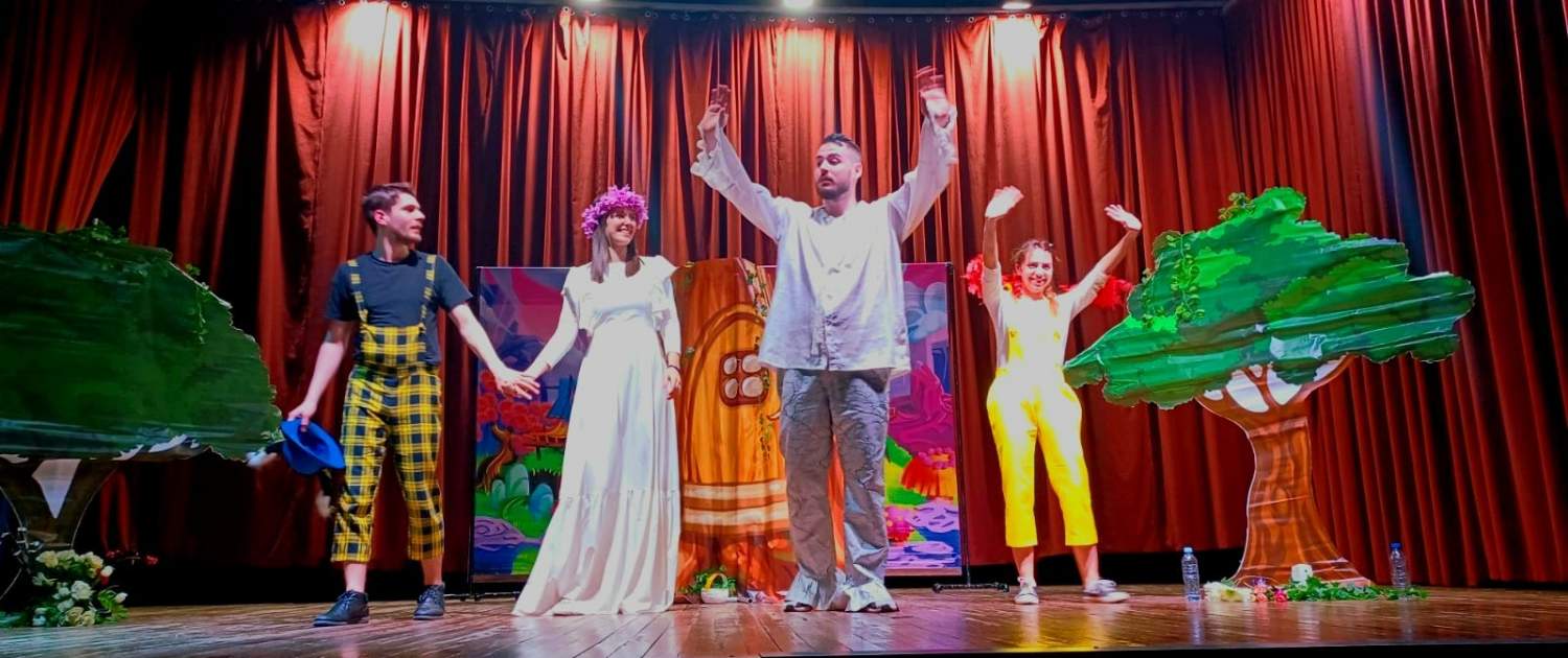 ОДРЖАНА ПРЕДСТАВА ,,УСКРШЊА ЗАВРЗЛАМА" У ТЕСЛИЋУ 3