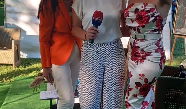 НЕДЈЕЉНО ПОПОДНЕ У ТЕСЛИЋУ 1