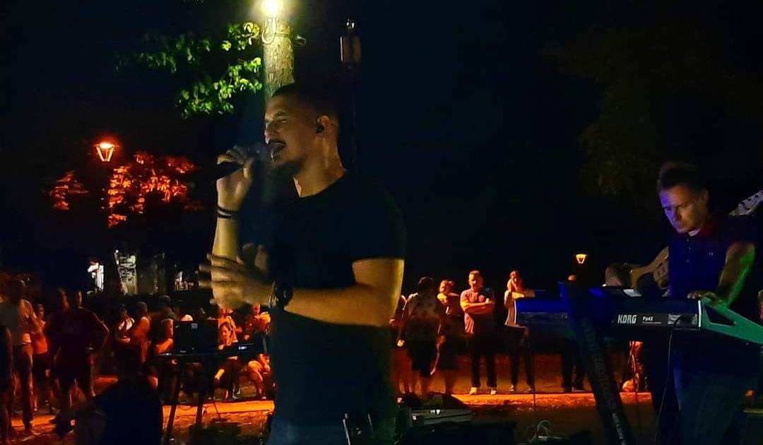 ИЗВАНДРЕДАН КОНЦЕРТ ДРАГАНА ЂУРИЋА У ТЕСЛИЋУ 3