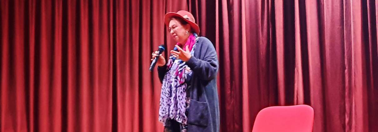 ODIGRANA PREDSTAVA „NAKA SUPERBAKA" U TESLIĆU 1