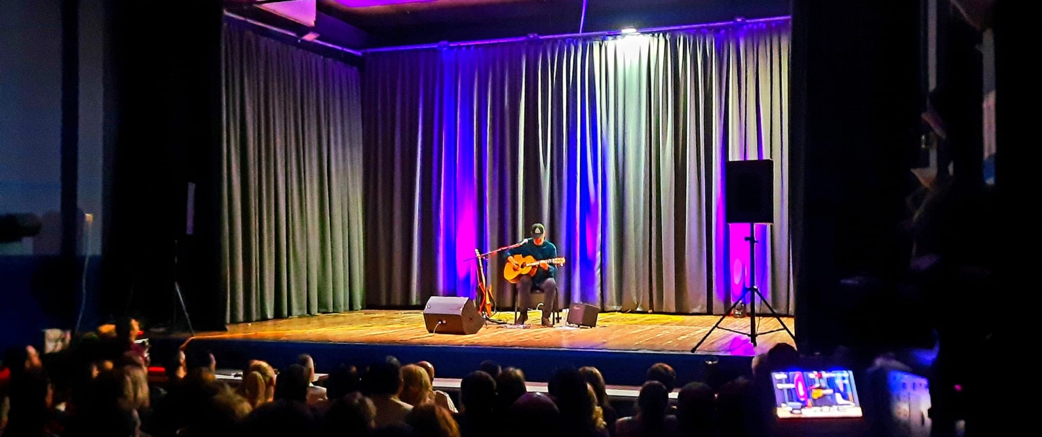 ОДРЖАН КОНЦЕРТ ВЛАТКА СТЕФАНОВСКОГ У ТЕСЛИЋУ 4