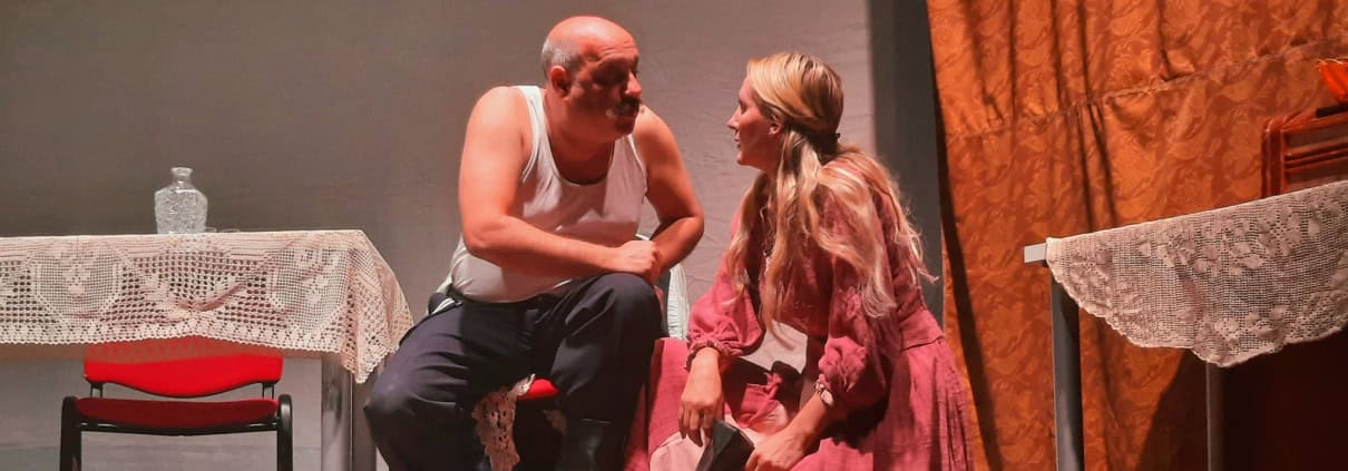 ODIGRANA PREDSTAVA „SUMNJIVO LICE" U TESLIĆU 1