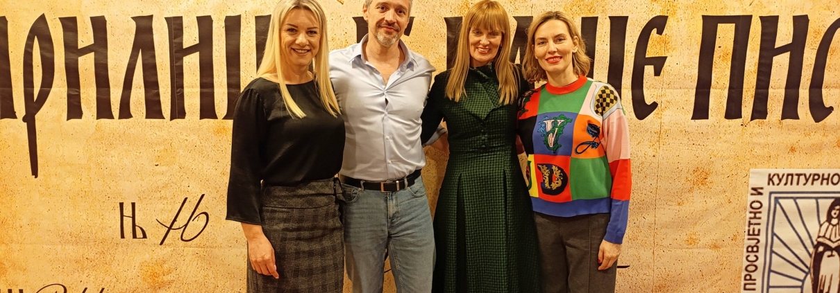 Odigrana predstava ,, Je' l slobodno" u Tesliću 1