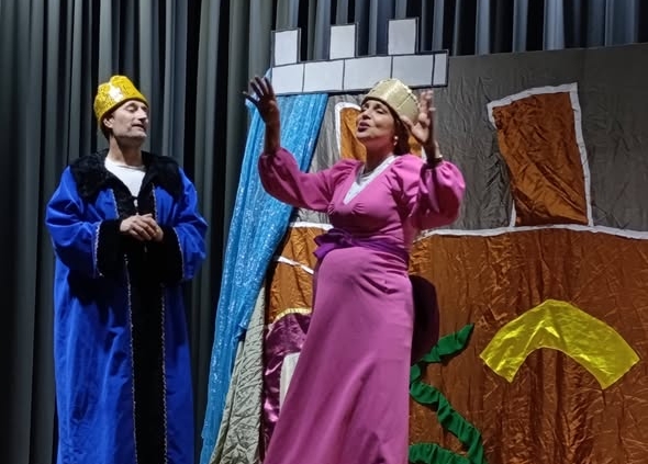 Bajkovito veče u Tesliću: „Zlatokosa i princ“ oduševili najmlađu publiku 1