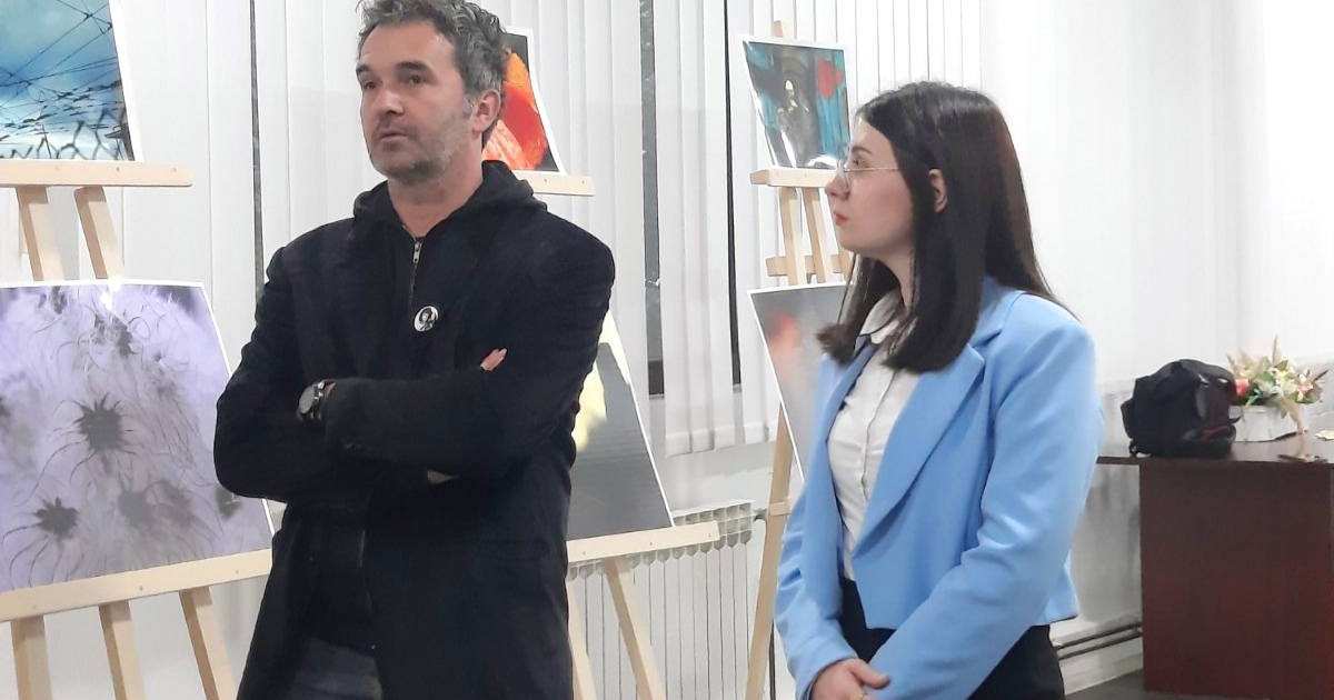 ОДРЖАНА ИЗЛОЖБА И ПРОМОЦИЈА КЊИГА У ТЕСЛИЋУ 4