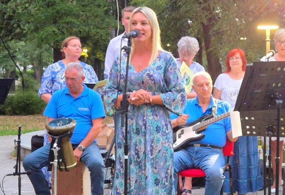 ОДРЖАН КОНЦЕРТ БАЊАЛУЧКОГ АНСАМБЛА ,,ПРИЈАТЕЉИ СА ВРБАСА" У ТЕСЛИЋУ 1