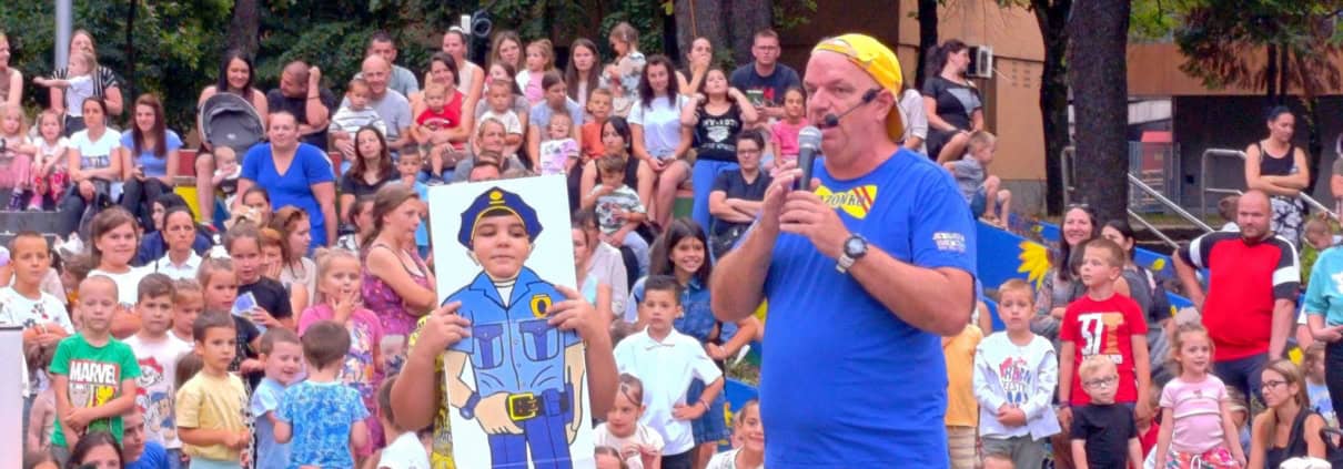 ODIGRANA PREDSTAVA "PATROLNE ŠAPE U TESLIĆU" 1